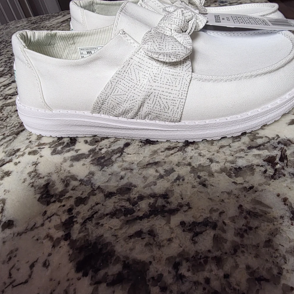 Hey Dude Women's Wendy Bow Essentials White Flats - Picture 2 of 5